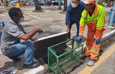 Prefeitura de Maceió inicia instalação de retentores em bueiros da orla