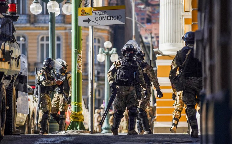 Diante de tentativa de golpe na Bolívia, Arce troca comando militar
