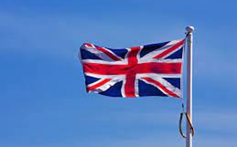 Sunak defende plano de expulsão de migrantes junto à ala direitista do Partido Conservador na Inglaterra