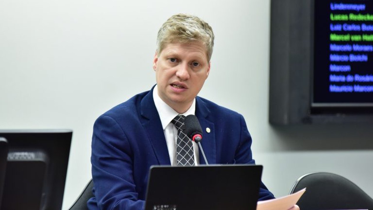 PGR denuncia Marcel van Hattem por acusação contra delegado da PF