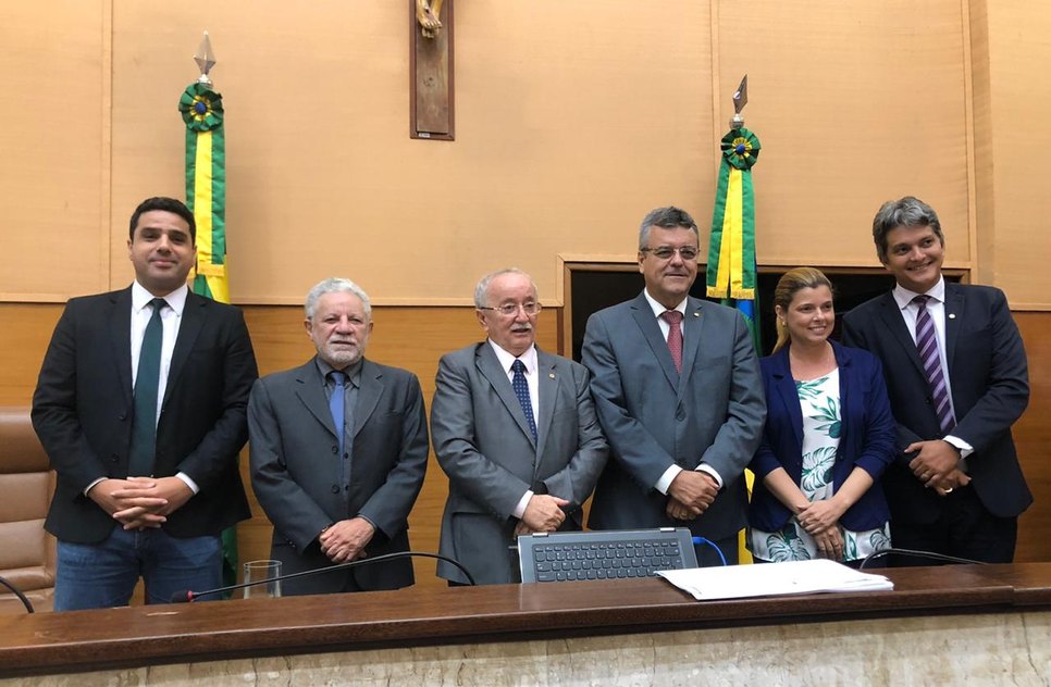 MESA DIRETORA / Foto: Leonardo Barreto/TV Atalaia
