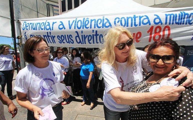 Ato público marca Dia Internacional da Mulher e luta por igualdade