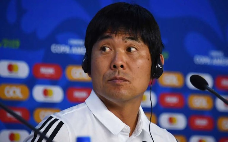 Técnico Hajime Moriyasu deve renovar com a seleção japonesa, diz imprensa local