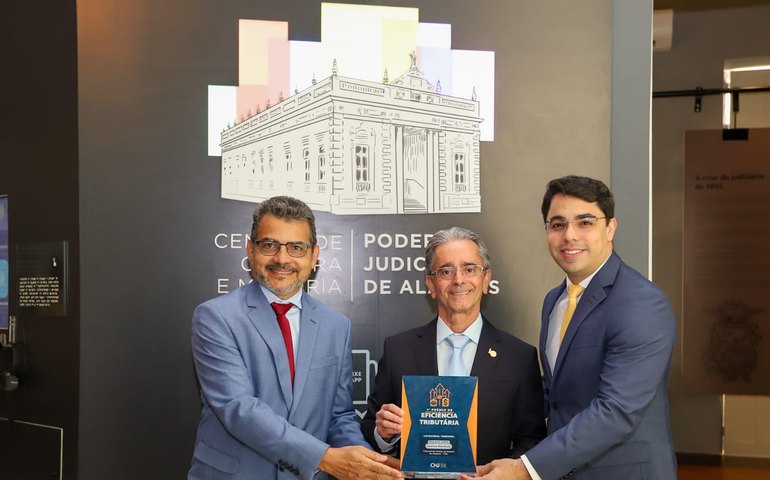 Prêmio Eficiência Tributária ficará exposto no Centro de Cultura e Memória do TJAL