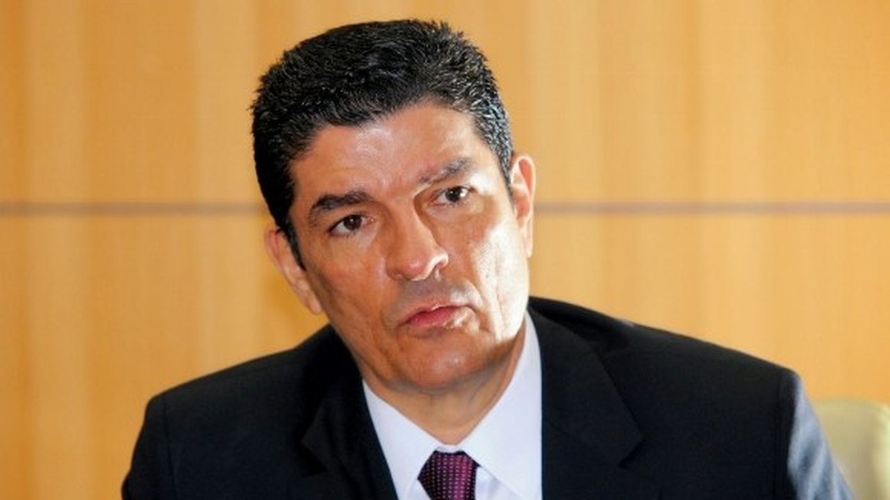 Ministro confirma como prioridade duplicação da AL 101 Norte