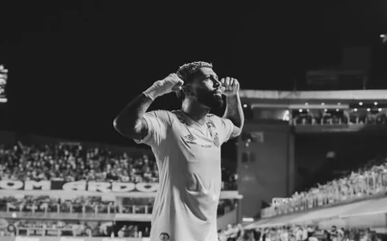 Gabriel Barbosa brilha com dois gols e garante empate do Santos contra o Mirassol sob olhar de Ancelotti