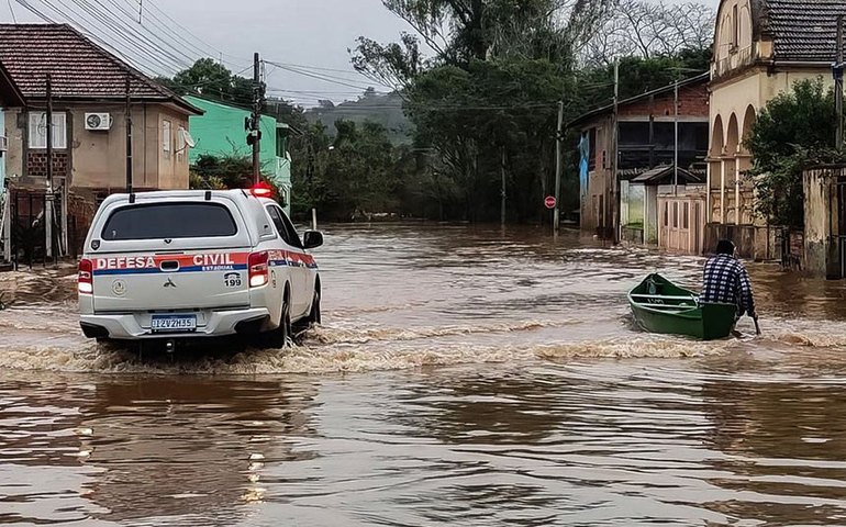 Projeto que reconhece calamidade pública no RS segue para promulgação