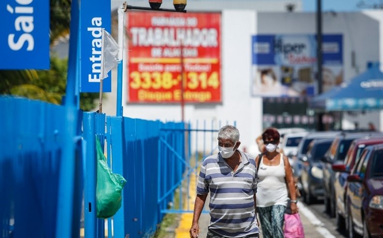 Com avanço de fases, Governo alerta os alagoanos que a pandemia não acabou