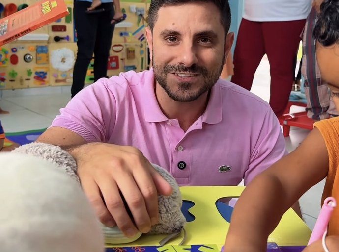 Prefeito Dalminho entrega brinquedotecas e brinquedos sensoriais às crianças da Creche Cria