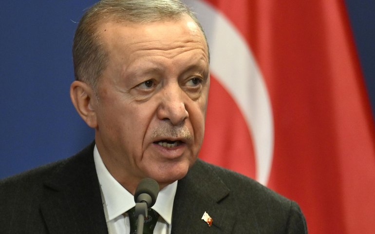Turquia considera incorreta a decisão de autorizar ataques ucranianos em profundidade na Rússia