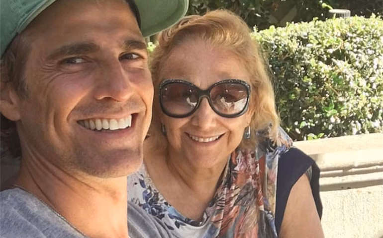 Mãe de Reynaldo Gianecchini sofre acidente e capota carro no interior de SP