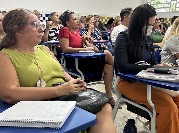 Gestores participam de reunião sobre portaria do ano letivo de 2026