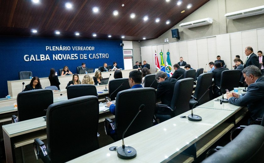 Sessão ordinária da Câmara debate reajuste salarial de servidores municipais