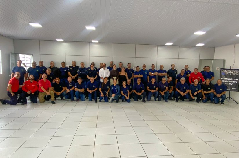Segunda turma do curso de Intrução de Armamento e Tiro encerra atividades com prova teórica