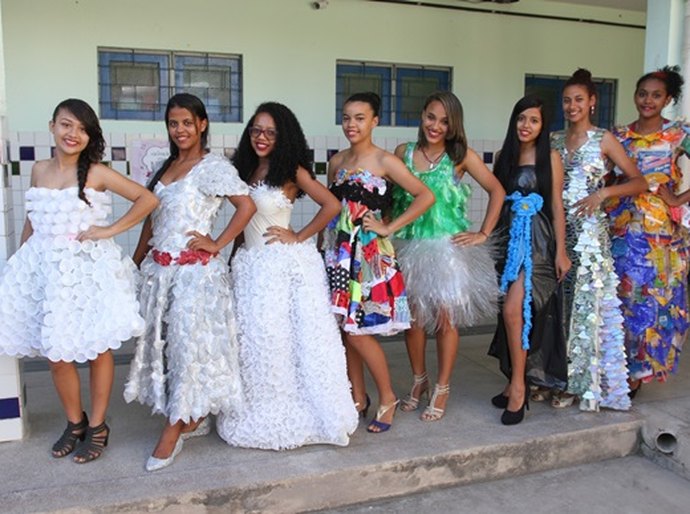 Escolas levam sustentabilidade para desfile da emancipação política