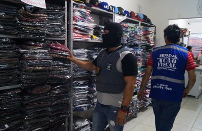 Polícia Civil e Sefaz apreendem mais de um milhão de reais em produtos piratas