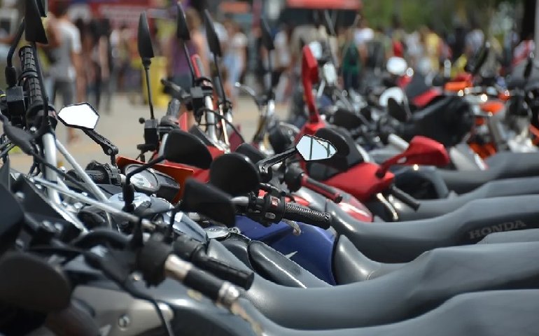 Vendas de motos sobem 17,7% no acumulado de 2022, revela Fenabrave