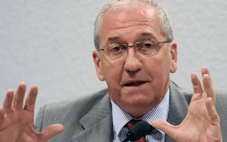 Ex-ministro Franklin Martins é deportado do Panamá após retenção em aeroporto; país pede desculpas