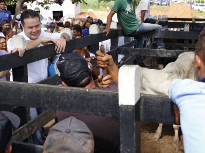 Renan Filho visita Limoeiro de Anadia e incentiva agricultura familiar