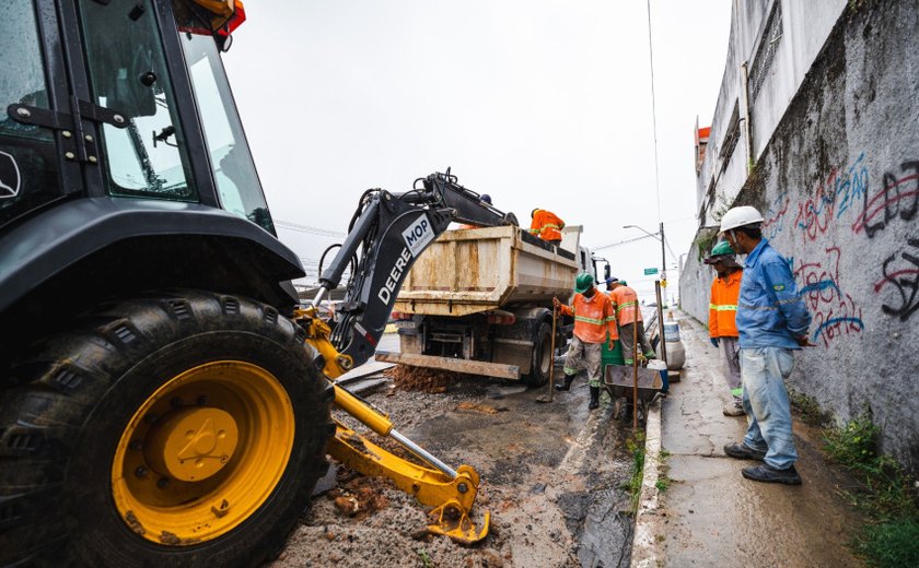 Infraestrutura fecha ligações clandestinas de esgoto no Jacintinho