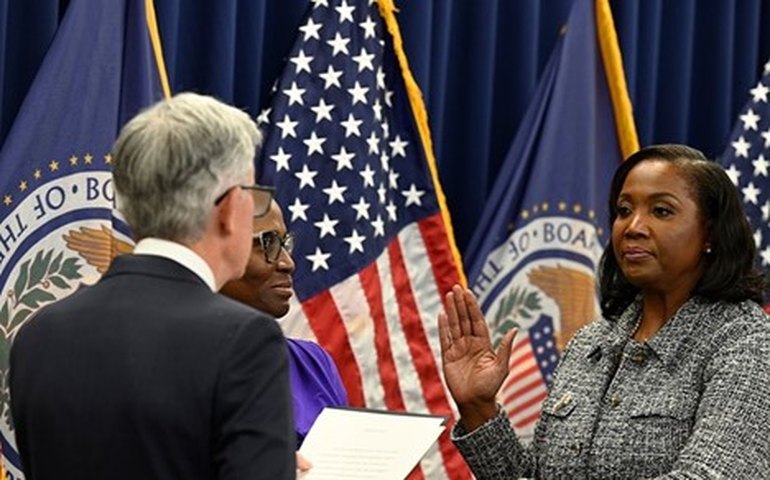 Fed/Cook: economia está razoavelmente resiliente, mas monitoramos riscos e choques econômicos