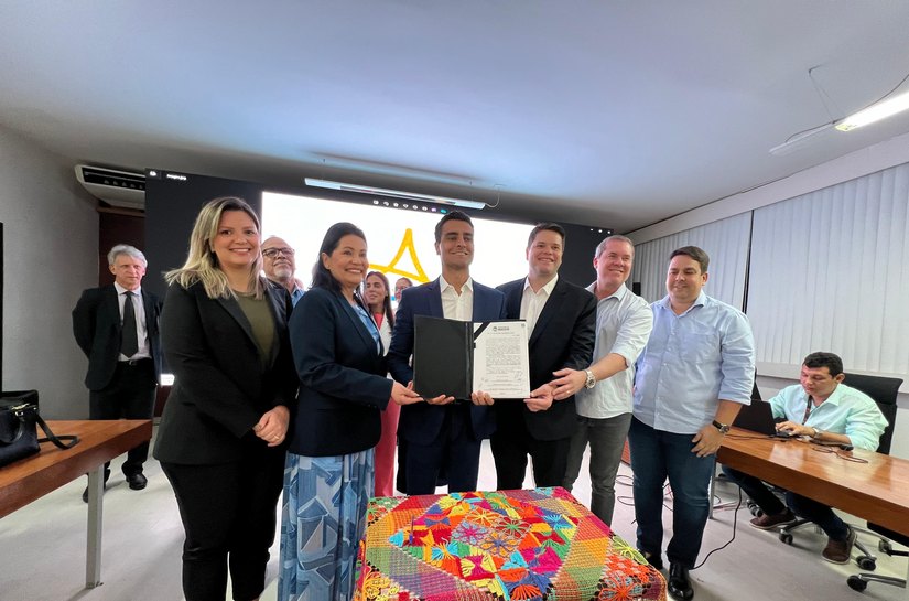 Davi Davino Filho assina Certidão de Viabilidade Técnica para construção da nova sede da Funbrasil
