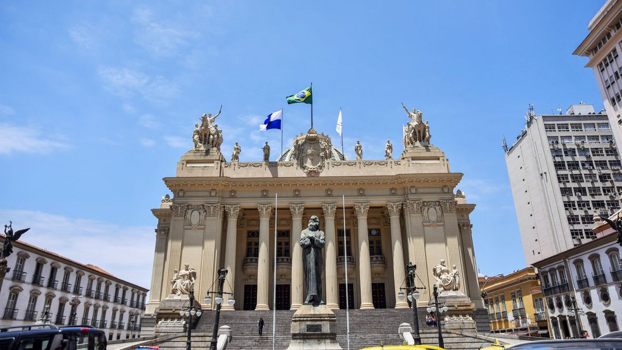RJ: projeto prevê uso de banheiros neutros para pessoas trans