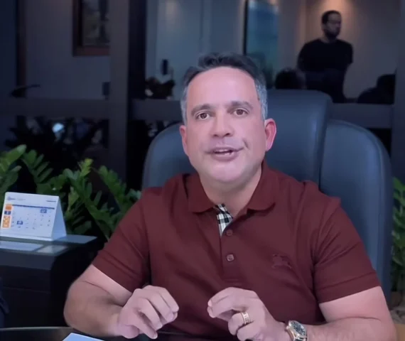 Paulo Dantas puxa passado do PSDB e expõe herança de crise do governo Téo Vilela, padrinho de JHC