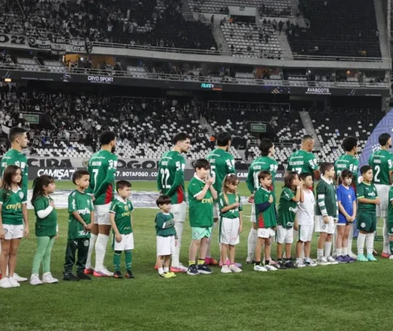 Palmeiras atropela o Corinthians e ganha moral para decisões na Libertadores