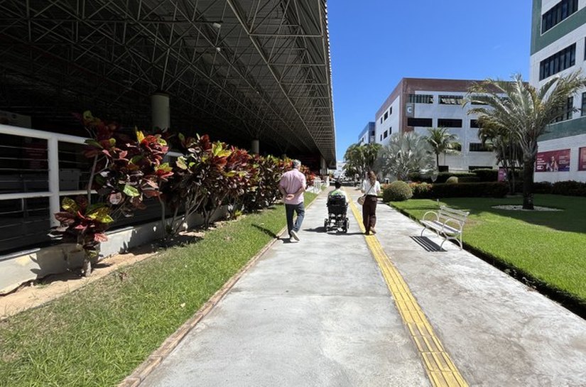 MPF realiza inspeção em faculdade particular de Maceió para verificar condições de acessibilidade enfrentadas por estudante tetraplégico