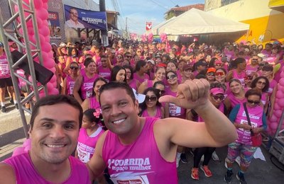 1ª Corrida do Espaço Mulher reúne mais de 500 participantes no Benedito Bentes com a participação de Allan Pierre e Alexandre Ayres