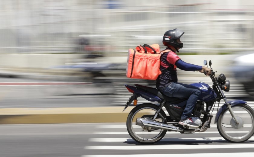 Entregador por aplicativo é preso suspeito de cometer série de assaltos em Maceió