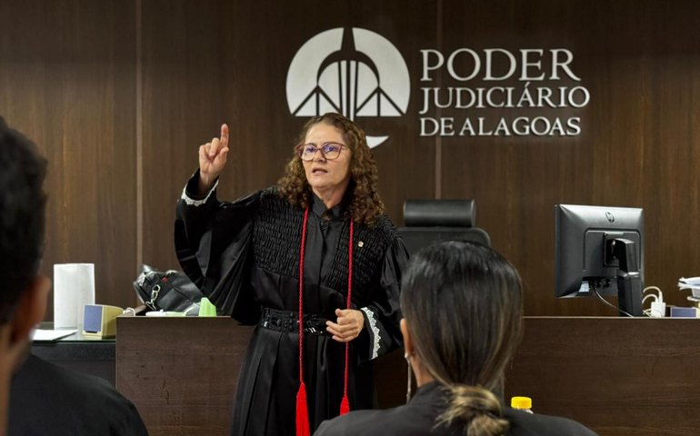 Prova técnica da Polícia Científica é decisiva para condenação de mulher por tentar matar enteado