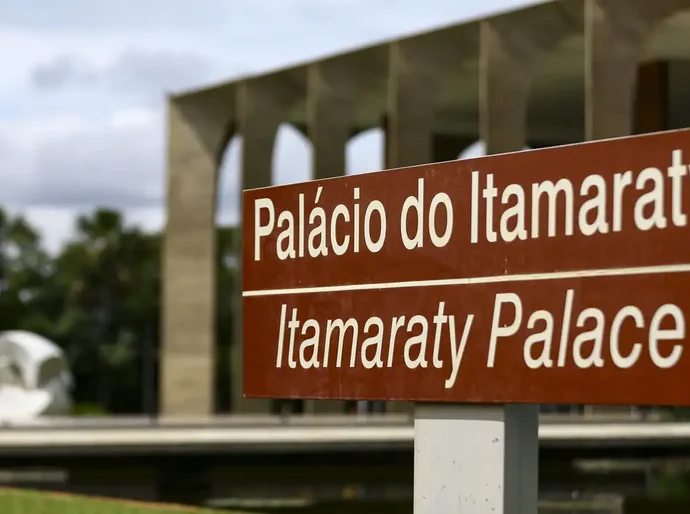 Itamaraty desaconselha viagens a 11 países após ataque ao Irã