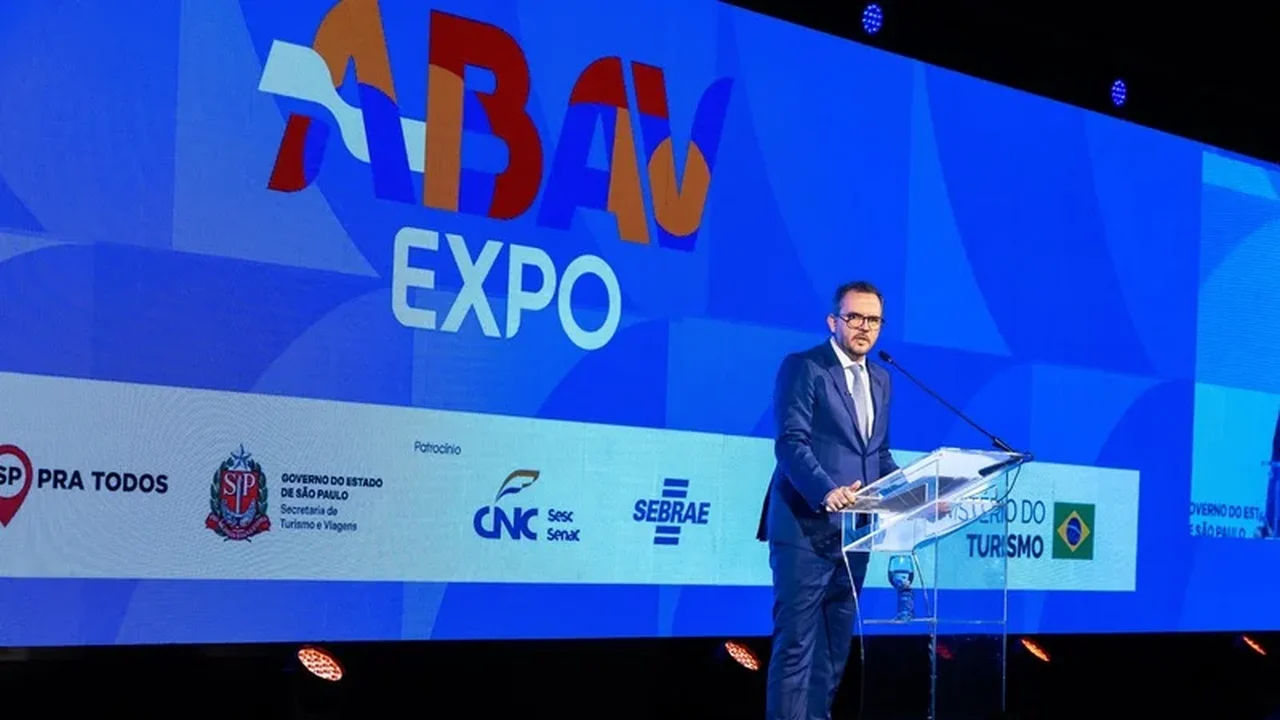 “Desafio qualquer pessoa do mundo inteiro a dizer que nossos aeroportos não são exemplos de bons serviços”, afirma ministro Tomé Franca