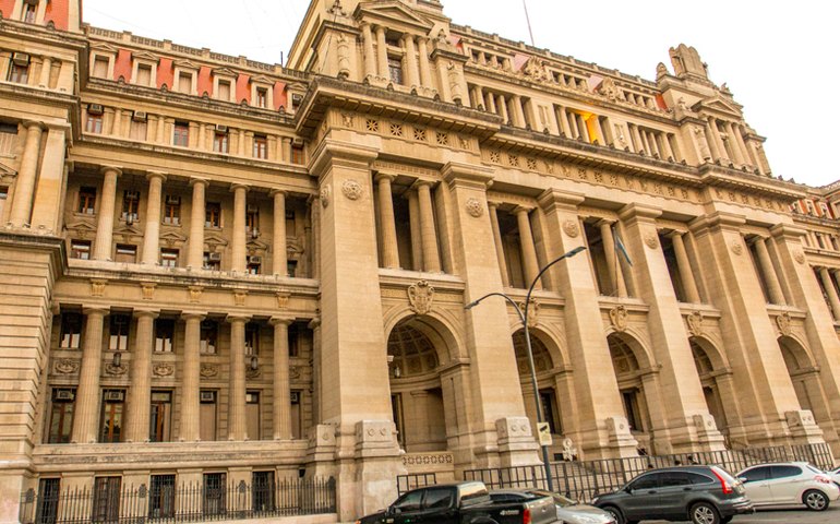 Justiça argentina autoriza confisco de avião venezuelano a pedido dos EUA