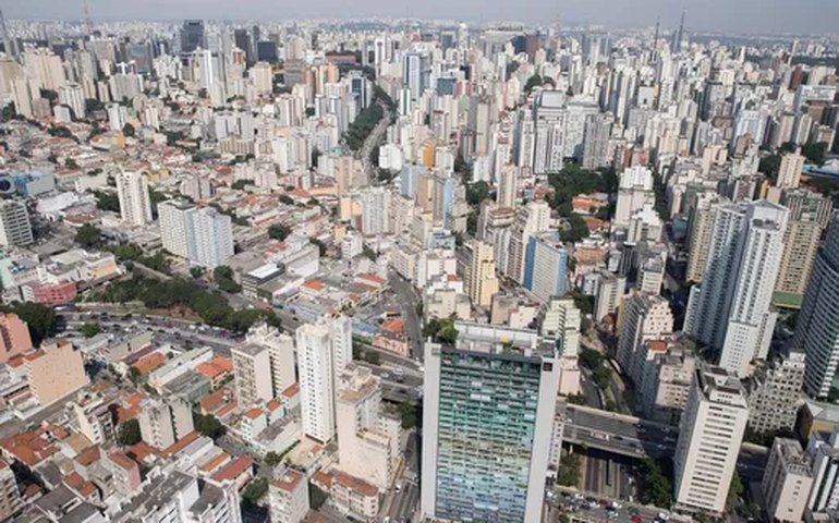 Esquenta a briga por terrenos em São Paulo