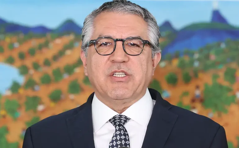 Padilha diz que Lula vai sancionar prorrogação do Padis na quarta-feira