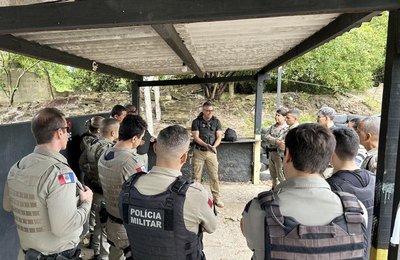 Policiais militares da Operação Lei Seca participam de instrução sobre situações de risco