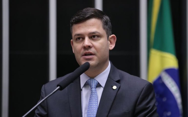 Proposta suspende resolução do CNJ que prevê sustentação gravada de advogado