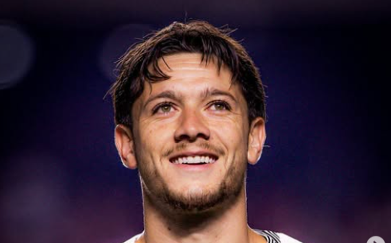 Corinthians revela lesão na panturrilha de grau 2 e Garro pode ser desfalque por até dois meses