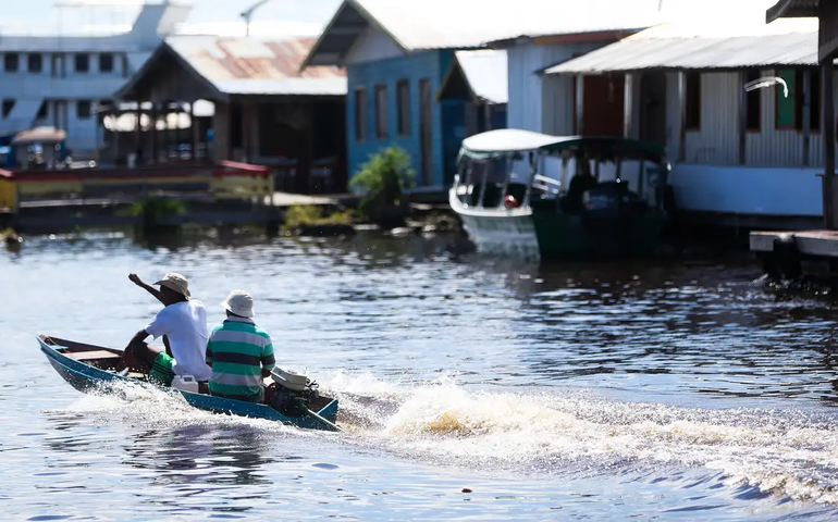 CDH apura denúncias de abuso contra famílias de ribeirinhos garimpeiros no AM