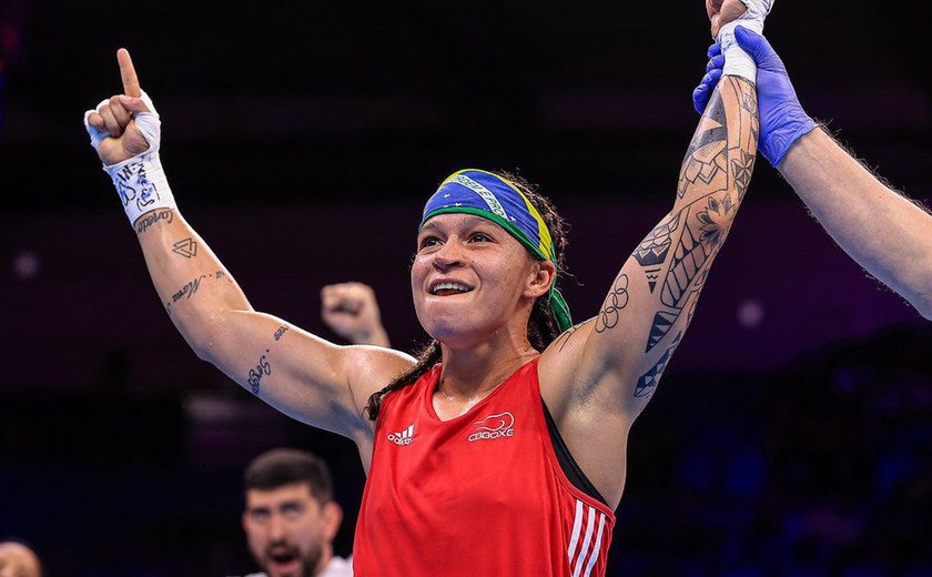 Beatriz Ferreira sobra na final e fatura bicampeonato mundial de boxe