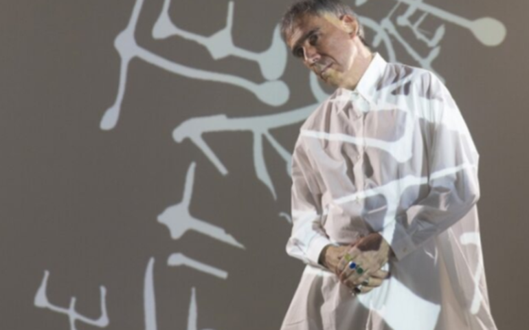 Arnaldo Antunes leva ao Sesc Pinheiros novo show “Novo Mundo”