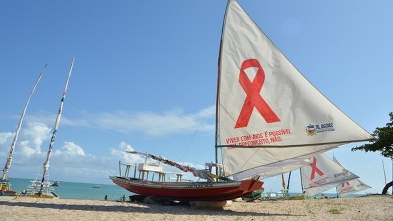 Campanha da luta contra Aids se estende na temporada de verão em Maceió