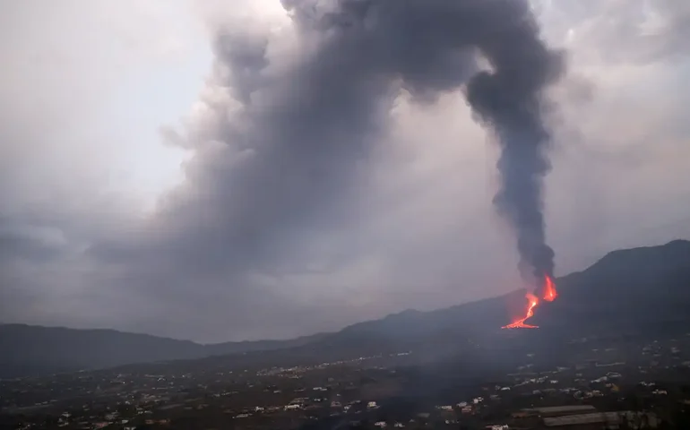 Tensão e preparo para tragédia: brasileiros contam como é viver com vulcões ativos na Islândia