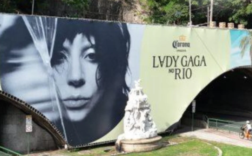 Painel de Lady Gaga é instalado em Túnel no Rio e aquece clima para show gratuito na praia