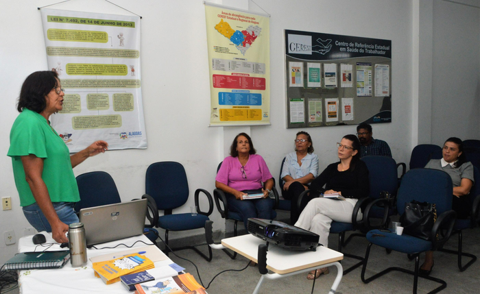 Capacitação para os técnicos da Clínica da Família do Benedito ocorreu na sede do Cerest Estadual, no bairro Poço, em Maceió