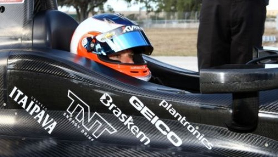 Barrichello deve definir seu futuro nesta segunda-feira