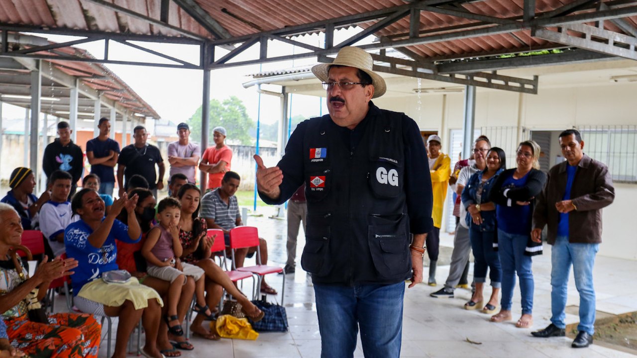 Prefeito Gilberto Gonçalves reforça ações de auxílio às famílias afetadas pelas chuvas em Rio Largo.